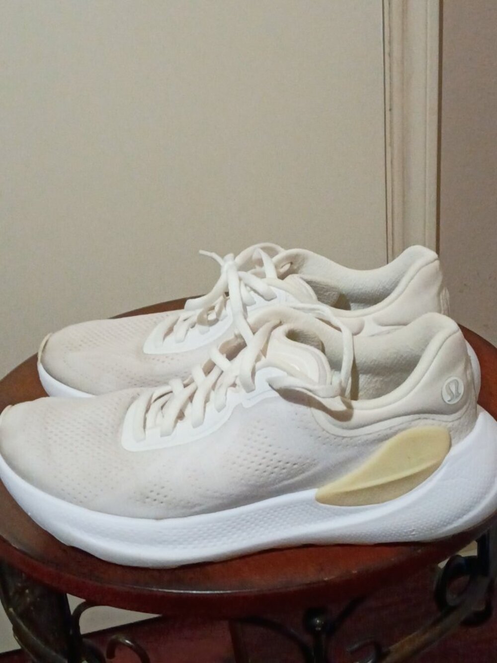Lululemon Shoes Womens Size 8.5 White Beyondfeel Run Running Athletic Sneakers - Picture 7 of 16